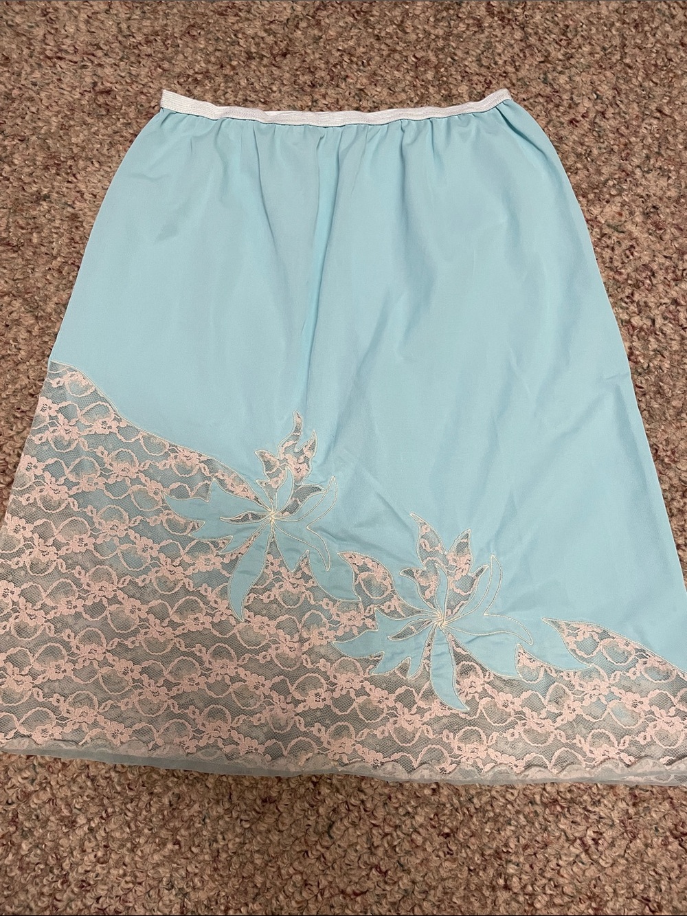 Vintage 50s lace/ nylon “movie star” 1/2 slip- amazing